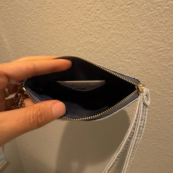 NEW⭐️Coach Corner Zip Wristlet In Loved Light Indigo Denim With 🍒Cherry Charms - Picture 3 of 4